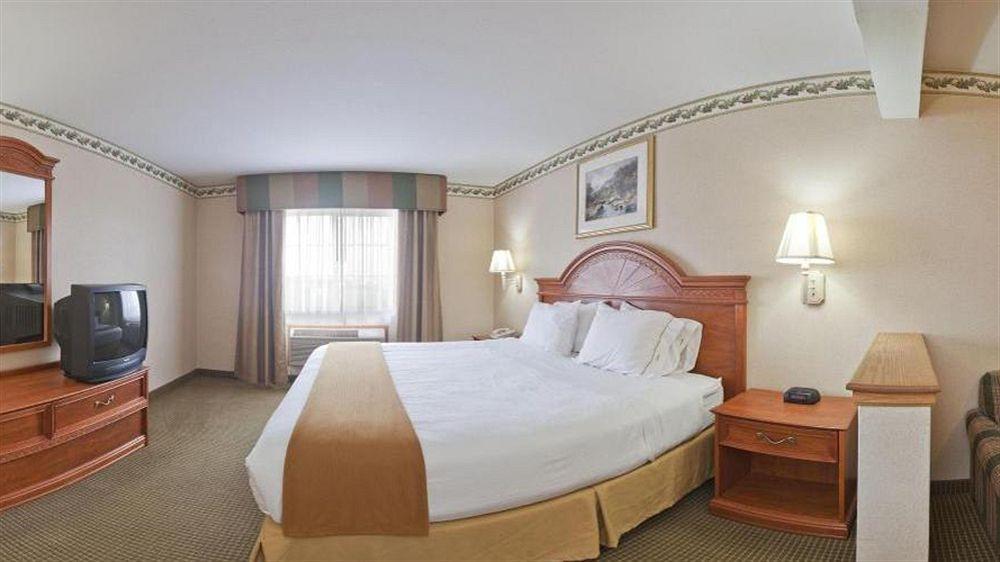 Holiday Inn Express Hotel & Suites Defiance By Ihg Luaran gambar